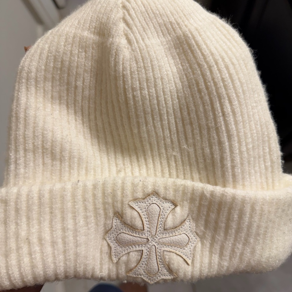 Hat/Beanie View 3